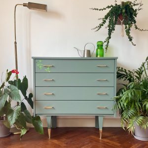 Commode verte fleurie dorée vintage