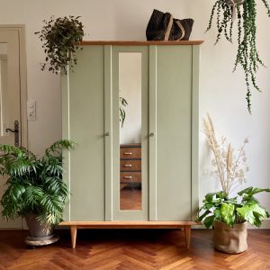 Farrow and ball nuance lichen